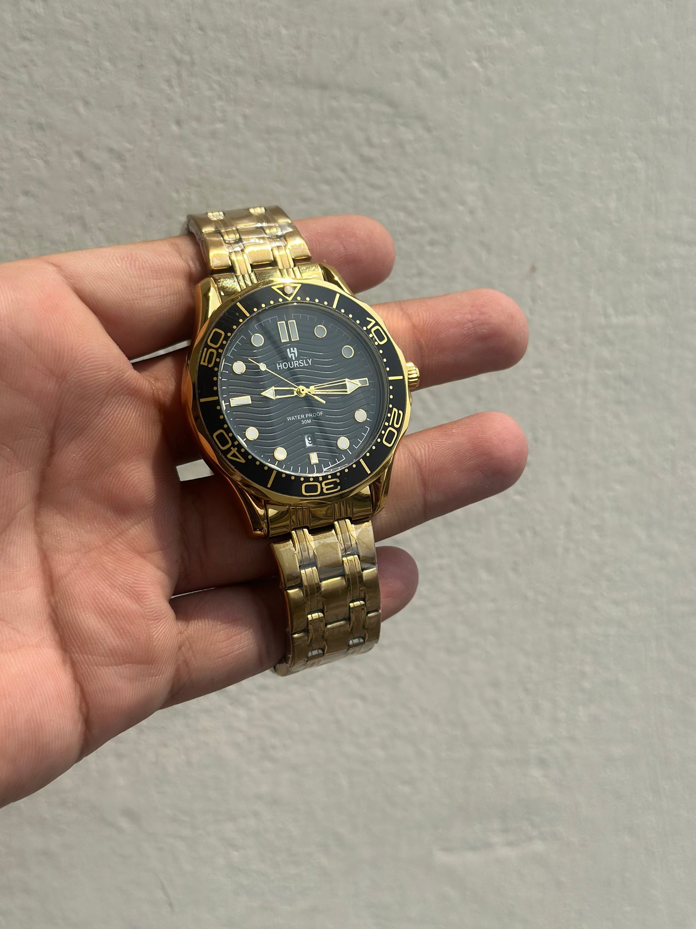 Hoursly Prestige Men’s Chronograph Watch – Black Dial - Gold Strap - Rotating Seconds Dial